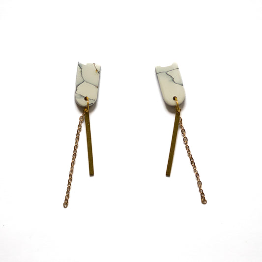 One of a kind - witte marmer oorhangers